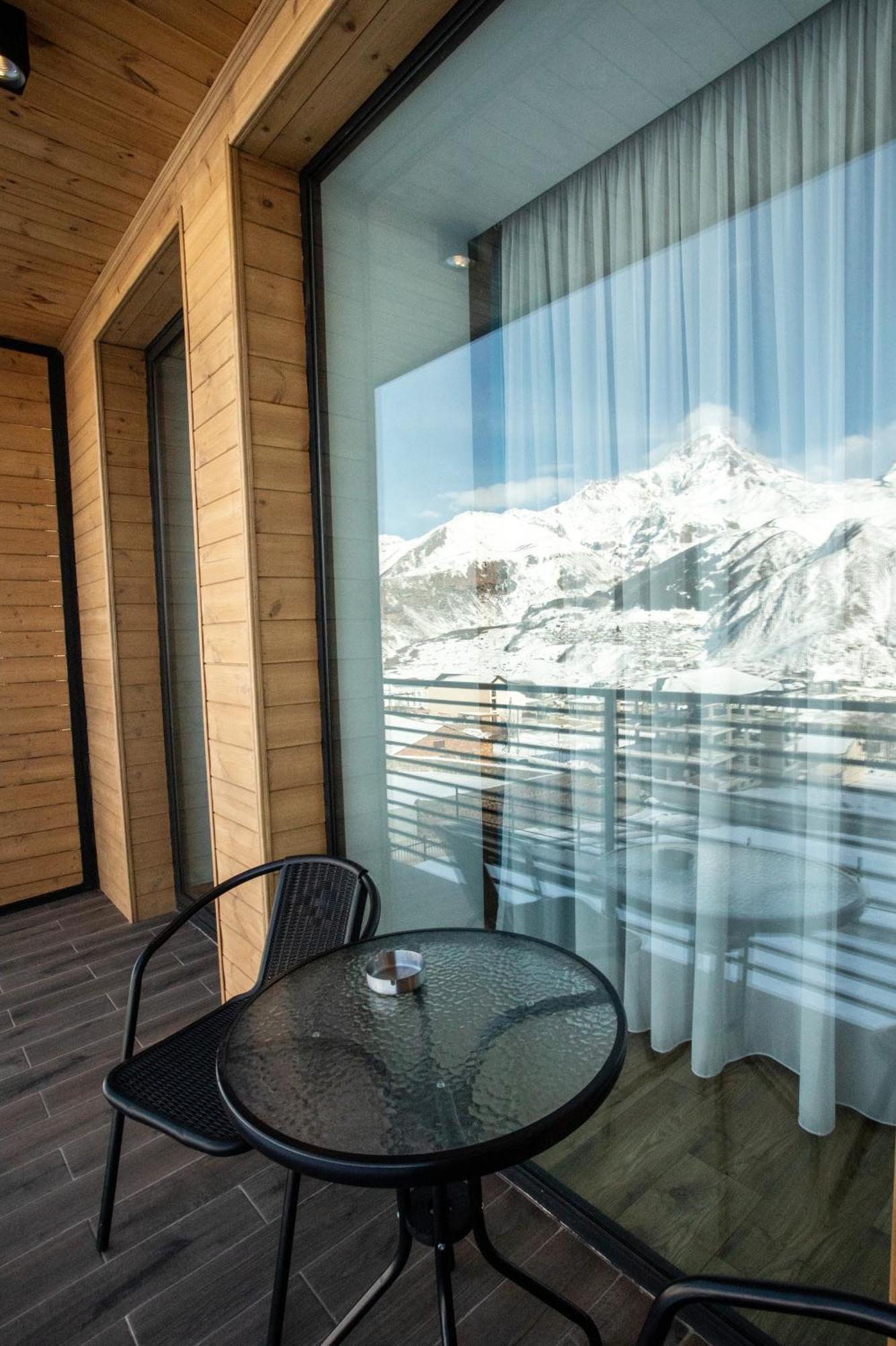 Kazbegi Hotel Grand View Екстериор снимка