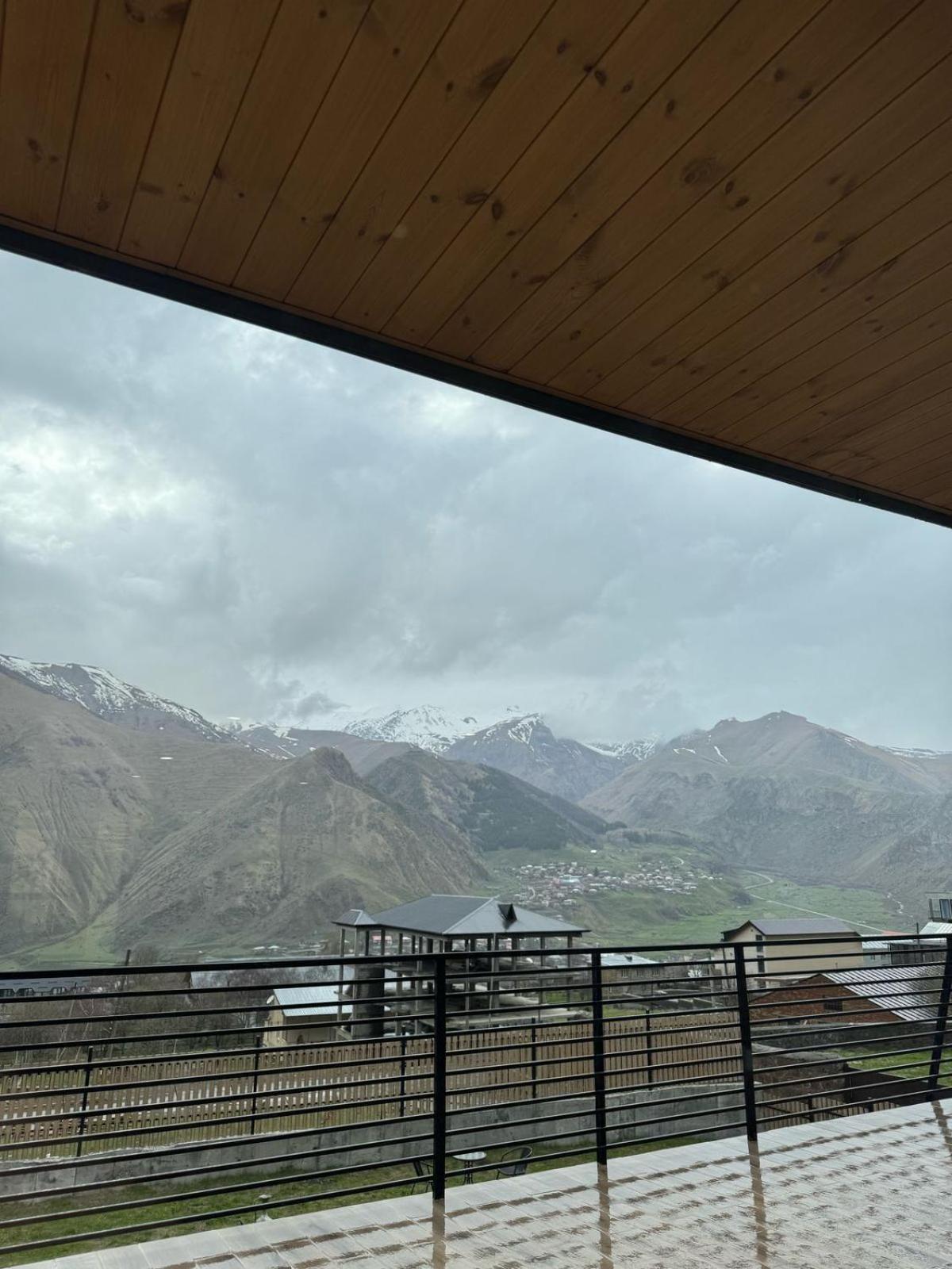 Kazbegi Hotel Grand View Екстериор снимка
