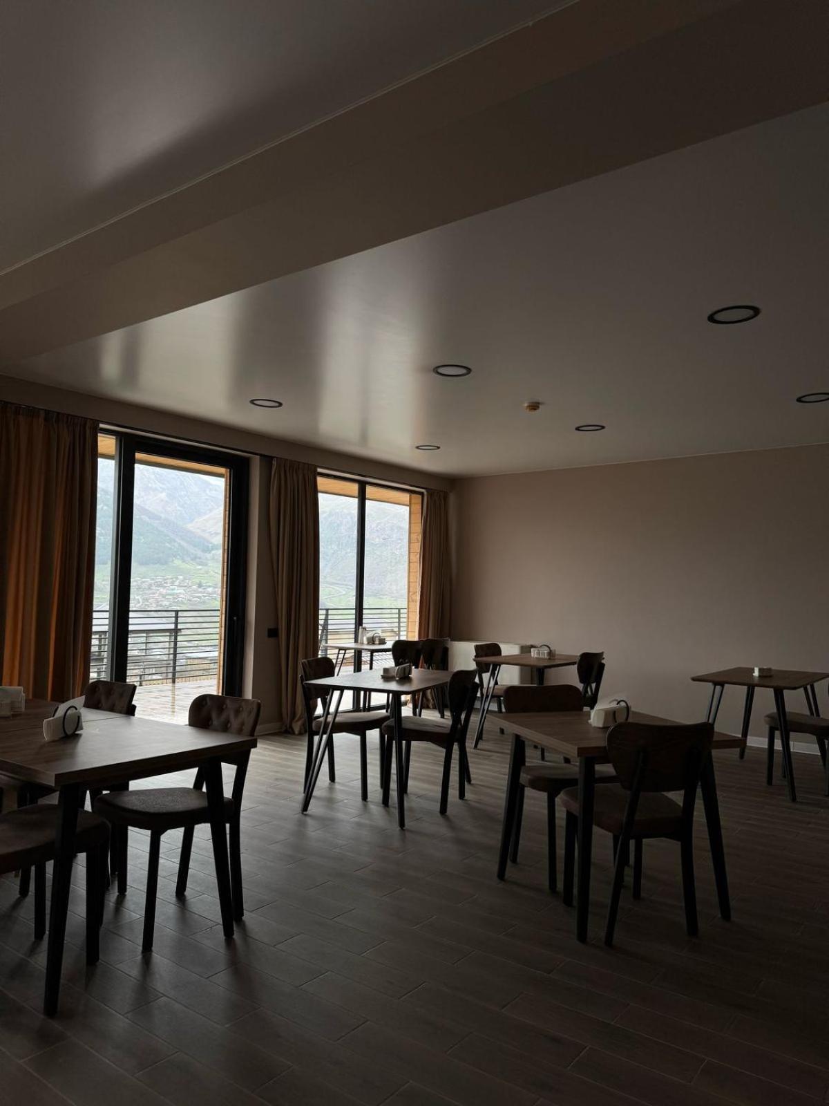 Kazbegi Hotel Grand View Екстериор снимка