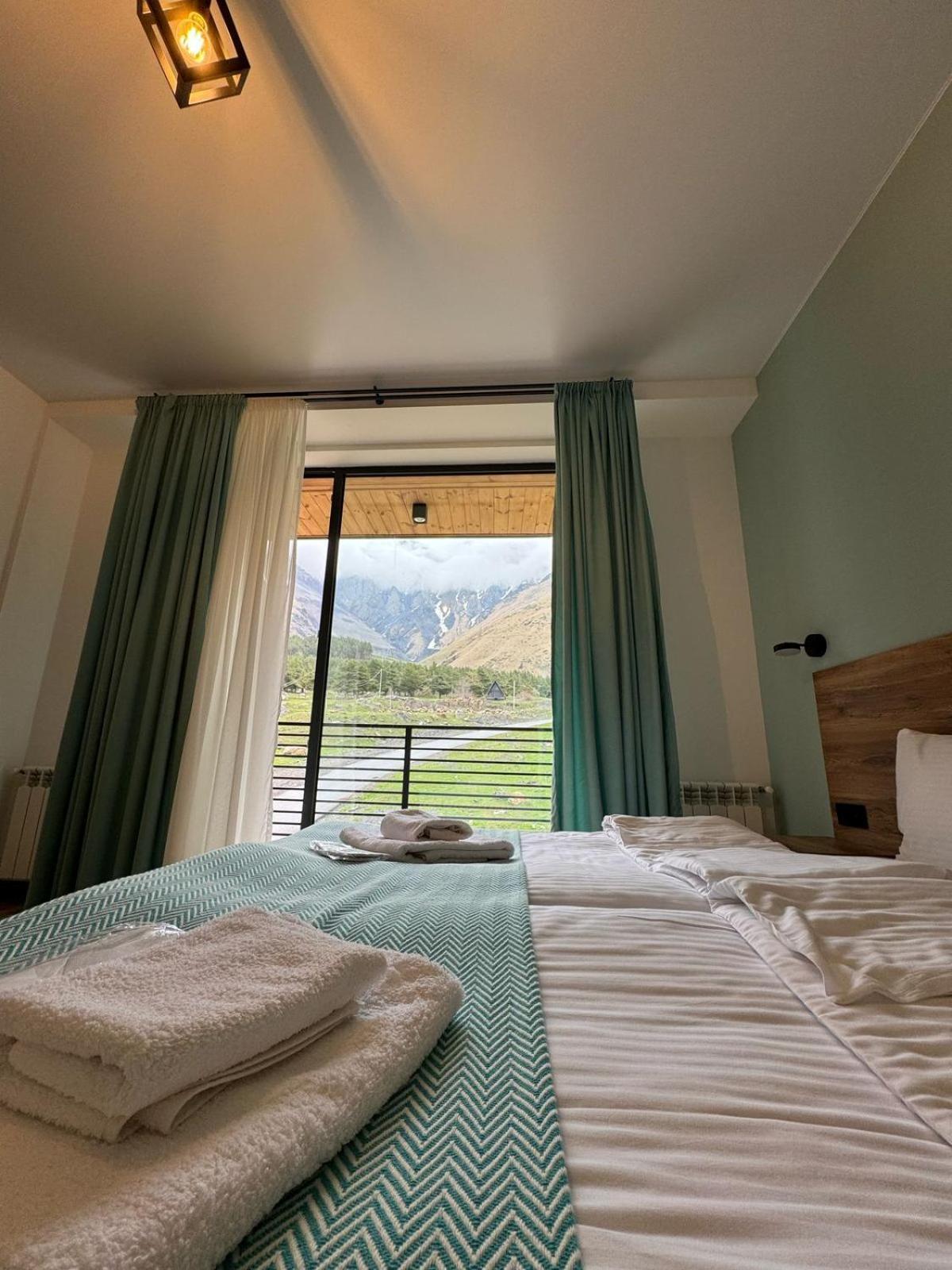 Kazbegi Hotel Grand View Екстериор снимка