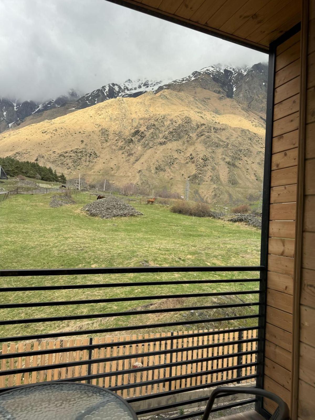 Kazbegi Hotel Grand View Екстериор снимка