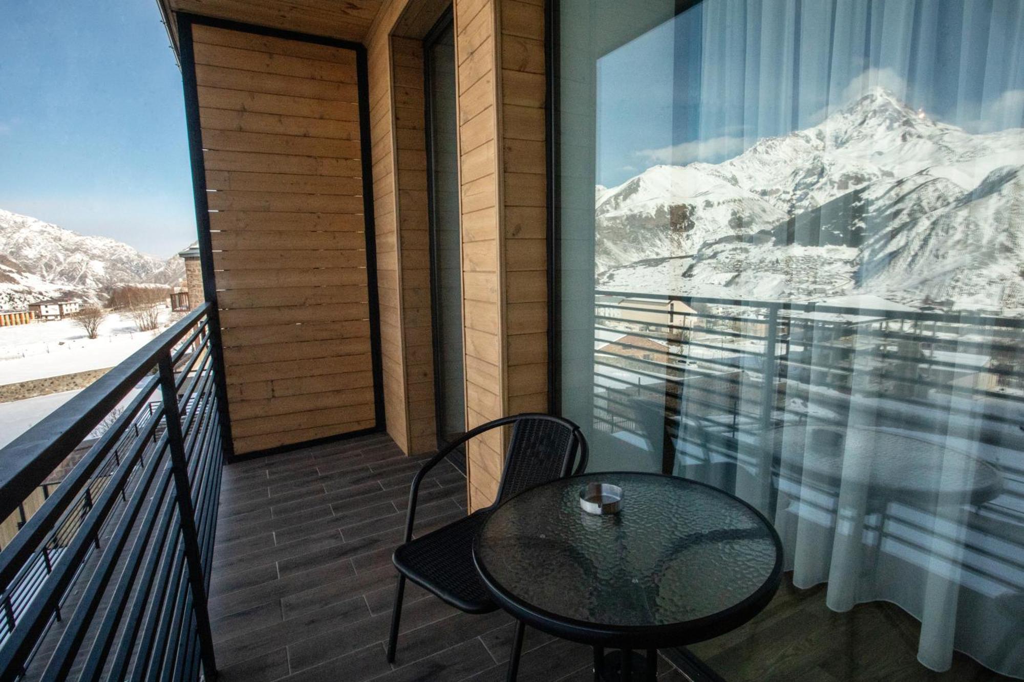 Kazbegi Hotel Grand View Екстериор снимка