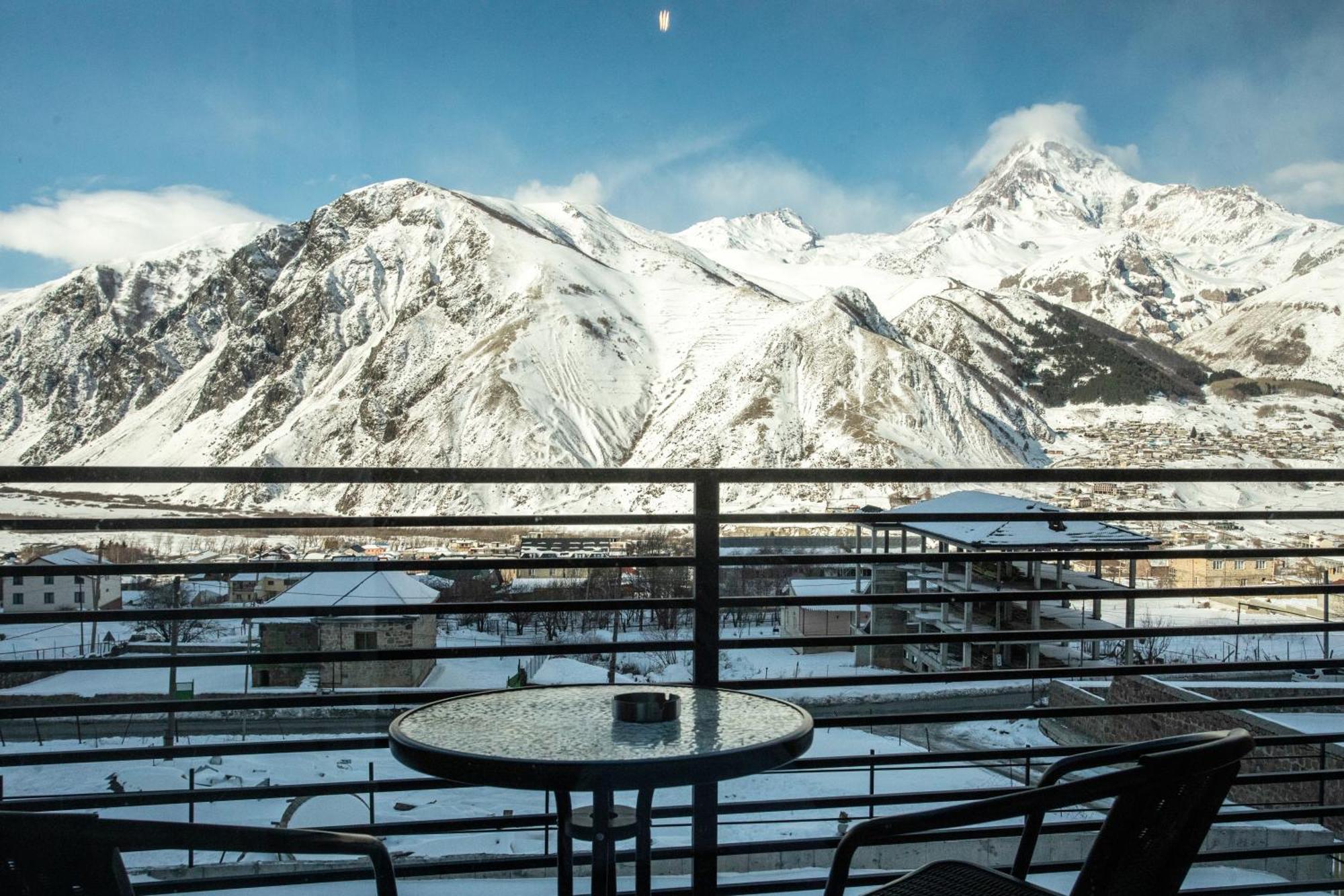 Kazbegi Hotel Grand View Екстериор снимка